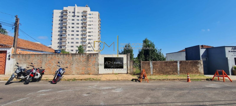 Terreno à Venda, 509 m² em Centro - Botucatu