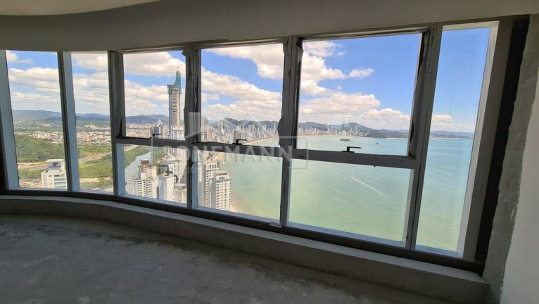 Imagem Apartamento com 4 Quartos à Venda, 257 m² em Centro - Balneário Camboriú