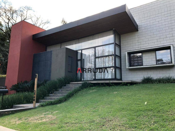 Casa com 4 Quartos à Venda, 304 m² em Centro - Cascavel
