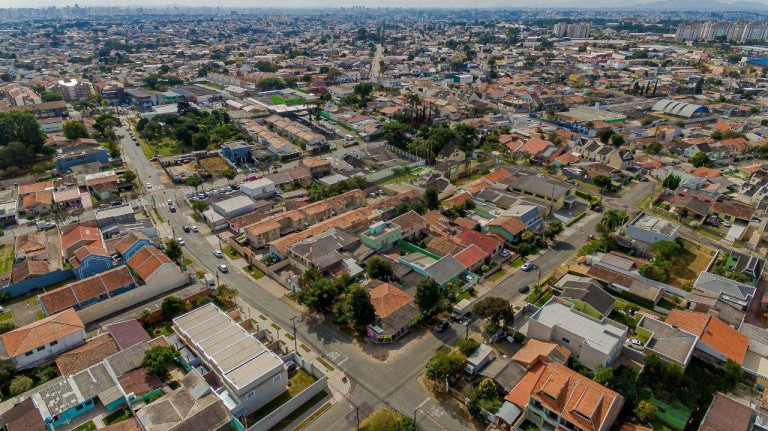 Imagem Terreno à Venda, 910 m² em Capão Raso - Curitiba Imagem Terreno à Venda, 910 m² em Capão Raso - Curitiba
