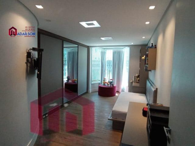 Imagem Imóvel com 3 Quartos à Venda, 246 m²