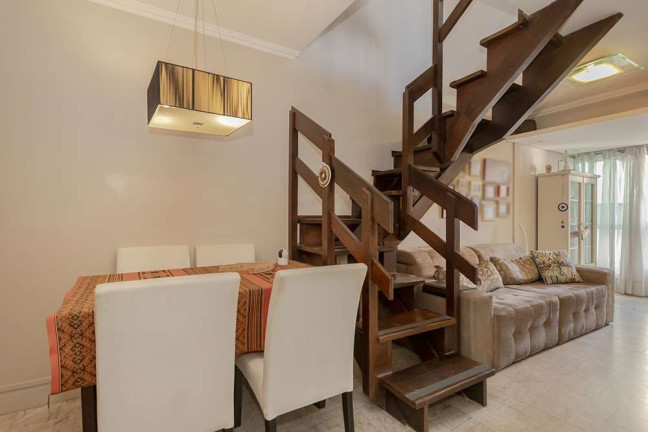 Imagem Imóvel com 2 Quartos à Venda, em Auxiliadora - Porto Alegre Imagem Imóvel com 2 Quartos à Venda, em Auxiliadora - Porto Alegre