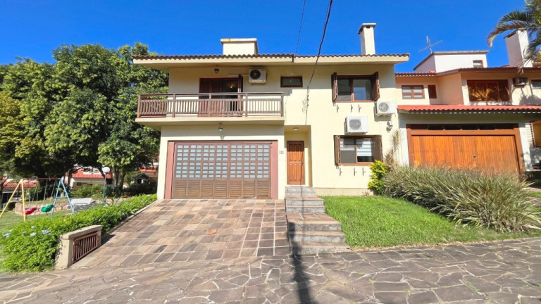 Casa com 3 Quartos à Venda, 172 m² em Teresópolis - Porto Alegre