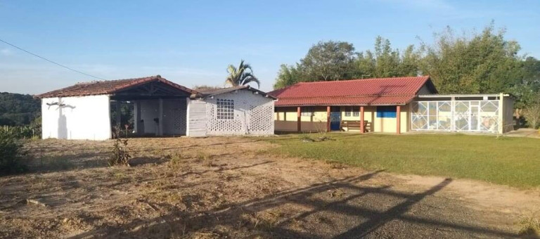 Imagem Chácara com 2 Quartos à Venda, 181 m² em Varginha - Itapetininga Imagem Chácara com 2 Quartos à Venda, 181 m² em Varginha - Itapetininga