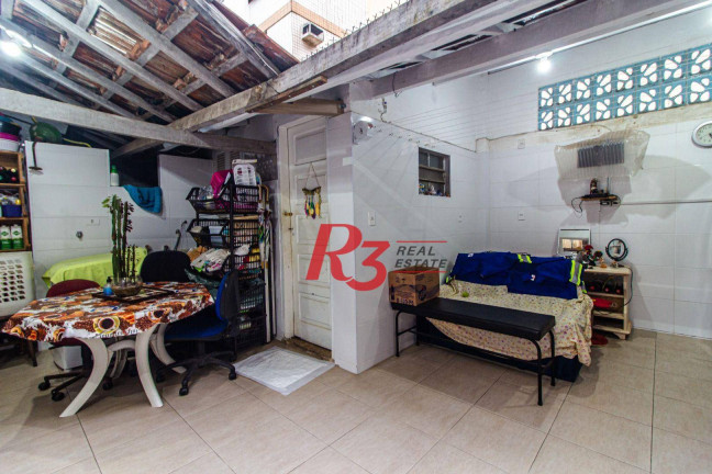Imagem Casa com 2 Quartos à Venda, 135 m² em Embaré - Santos