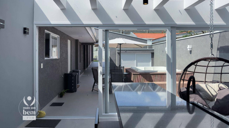 Imagem Casa com 3 Quartos à Venda, 244 m² em Seminário - Curitiba Imagem Casa com 3 Quartos à Venda, 244 m² em Seminário - Curitiba