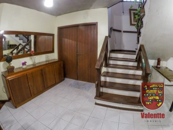 Imagem Casa com 8 Quartos à Venda,  em Capoeiras - Florianópolis