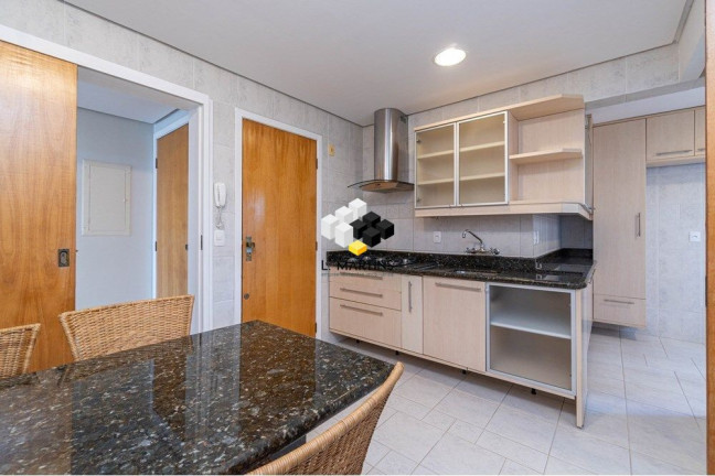 Imagem Apartamento com 3 Quartos à Venda, 110 m² em Petrópolis - Porto Alegre Imagem Apartamento com 3 Quartos à Venda, 110 m² em Petrópolis - Porto Alegre