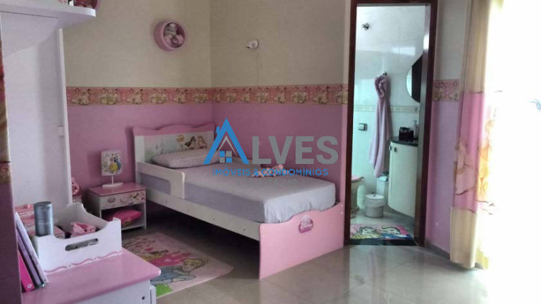 Imagem Casa com 4 Quartos à Venda, 245 m² em Parque Jaçatuba - Santo André