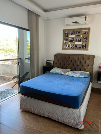 Imagem Sobrado com 3 Quartos à Venda, 353 m² em Costa E Silva - Joinville