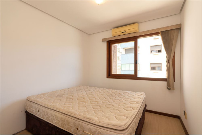Imagem Imóvel com 3 Quartos à Venda,  em Moinhos De Vento - Porto Alegre