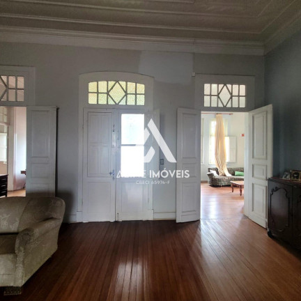 Imagem Casa com 4 Quartos à Venda, 264 m² em Centro - Cruz Alta Imagem Casa com 4 Quartos à Venda, 264 m² em Centro - Cruz Alta