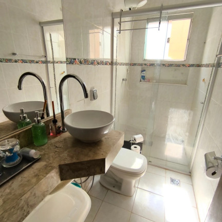 Imagem Casa com 5 Quartos à Venda, 220 m² em Parque Acalanto - Goiania Imagem Casa com 5 Quartos à Venda, 220 m² em Parque Acalanto - Goiania