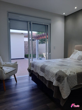 Imagem Casa com 3 Quartos à Venda, 187 m² em Pedra Branca - Palhoça Imagem Casa com 3 Quartos à Venda, 187 m² em Pedra Branca - Palhoça