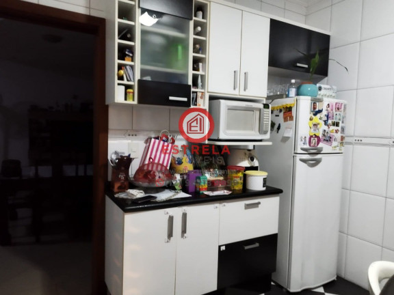 Imagem Casa com 3 Quartos à Venda, 240 m² em Jardim Bela Vista - Jacareí Imagem Casa com 3 Quartos à Venda, 240 m² em Jardim Bela Vista - Jacareí