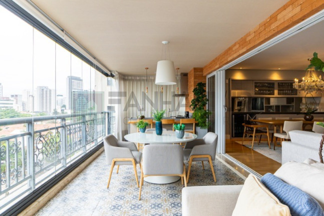 Imagem Imóvel com 4 Quartos à Venda, 275 m² em Vila Olímpia - São Paulo