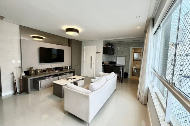 Imagem Imóvel com 3 Quartos à Venda, 122 m² em Pioneiros - Balneário Camboriú