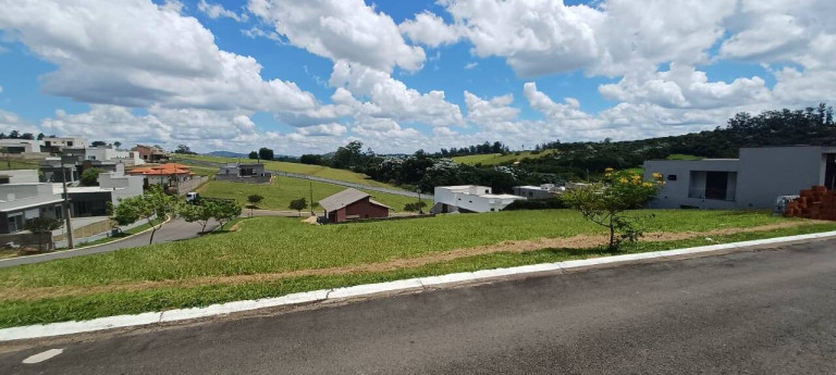 Terreno em Condomínio à Venda, 620 m² em Curitibanos - Bragança Paulista