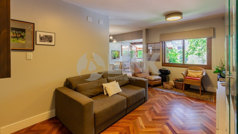 Imagem Imóvel com 3 Quartos à Venda, 196 m² em Mont Serrat - Porto Alegre Imagem Imóvel com 3 Quartos à Venda, 196 m² em Mont Serrat - Porto Alegre
