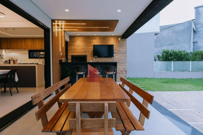 Imagem Casa com 3 Quartos à Venda, 309 m² em Dom Bosco - Itajaí