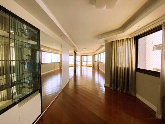 Imagem Apartamento com 4 Quartos à Venda, 307 m² em Beira Mar - Florianópolis Imagem Apartamento com 4 Quartos à Venda, 307 m² em Beira Mar - Florianópolis