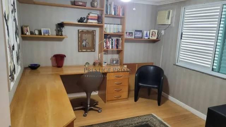 Imagem Casa com 4 Quartos à Venda, 504 m²