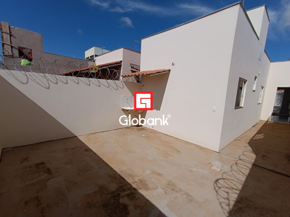 Imagem Casa com 2 Quartos à Venda, 48 m² em Novo Delfino - Montes Claros