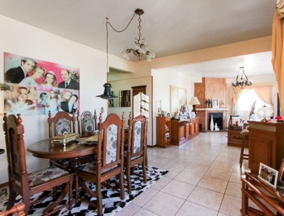 Imagem Apartamento com 3 Quartos à Venda, 150 m² em Centro - Santa Maria