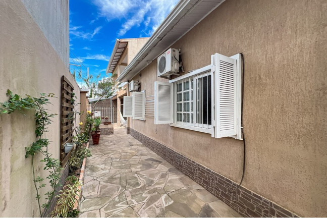 Imagem Casa com 2 Quartos à Venda, 195 m² em São José - Canoas Imagem Casa com 2 Quartos à Venda, 195 m² em São José - Canoas