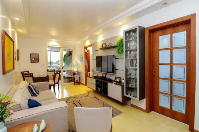 Apartamento com 2 Quartos à Venda, 74 m² em Santana - Porto Alegre