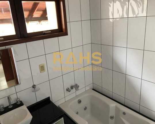 Imagem Casa com 3 Quartos à Venda, 208 m² em Anita Garibaldi - Joinville Imagem Casa com 3 Quartos à Venda, 208 m² em Anita Garibaldi - Joinville