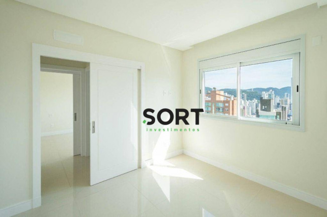 Imagem Apartamento com 4 Quartos à Venda, 146 m² em Centro - Balneário Camboriú Imagem Apartamento com 4 Quartos à Venda, 146 m² em Centro - Balneário Camboriú