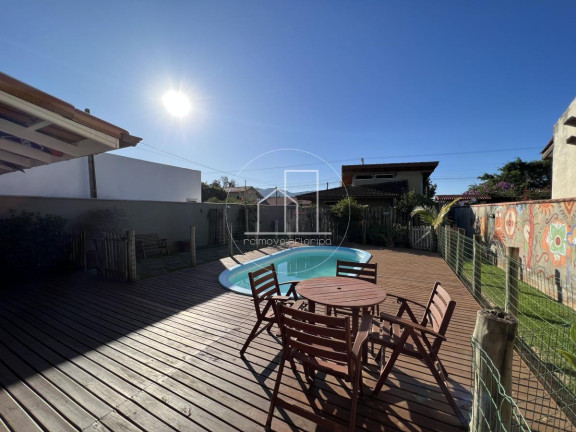 Imagem Casa com 3 Quartos à Venda, 150 m² em São João Do Rio Vermelho - Florianópolis Imagem Casa com 3 Quartos à Venda, 150 m² em São João Do Rio Vermelho - Florianópolis