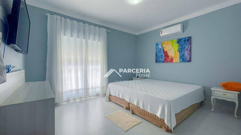 Imagem Casa com 6 Quartos à Venda, 330 m² em Riviera Módulo 18 - Bertioga Imagem Casa com 6 Quartos à Venda, 330 m² em Riviera Módulo 18 - Bertioga