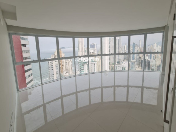 Imagem Imóvel com 4 Quartos à Venda, 131 m² em Centro - Balneário Camboriú