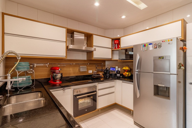Imagem Apartamento com 3 Quartos à Venda, 137 m² em Vila Suzana - São Paulo