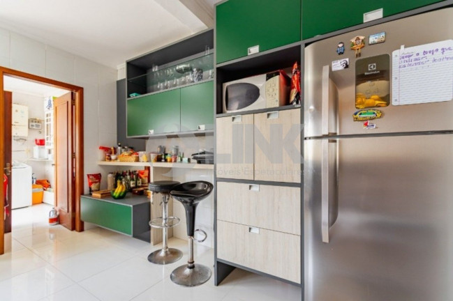 Imagem Casa com 3 Quartos à Venda, 231 m² em Jardim Itu - Porto Alegre