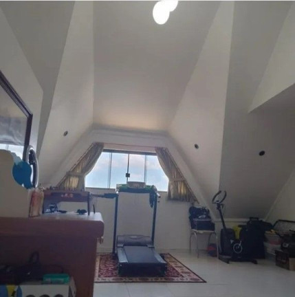 Imagem Casa com 3 Quartos à Venda, 123 m² em Capão Raso - Curitiba