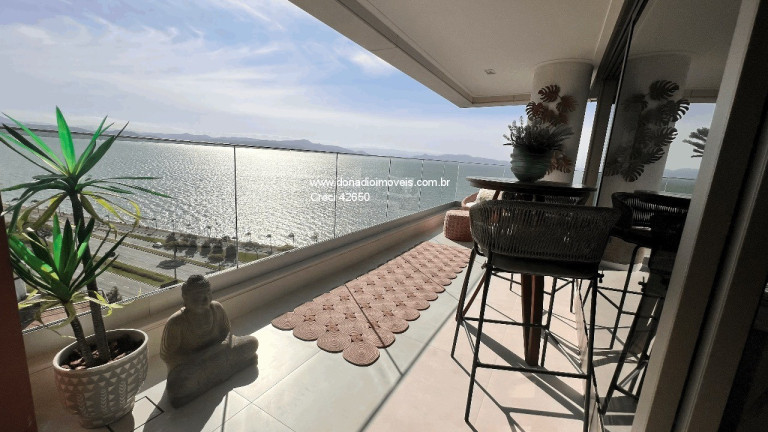 Imagem Apartamento com 3 Quartos à Venda, 209 m² em Agronômica - Florianópolis