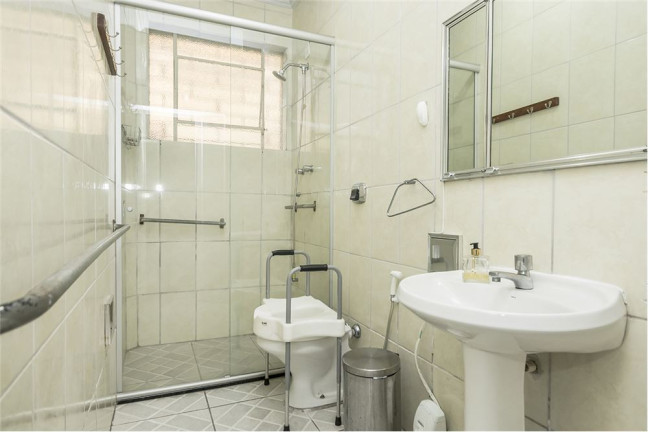 Imagem Casa com 7 Quartos à Venda, em Jardim Itu - Porto Alegre Imagem Casa com 7 Quartos à Venda, em Jardim Itu - Porto Alegre