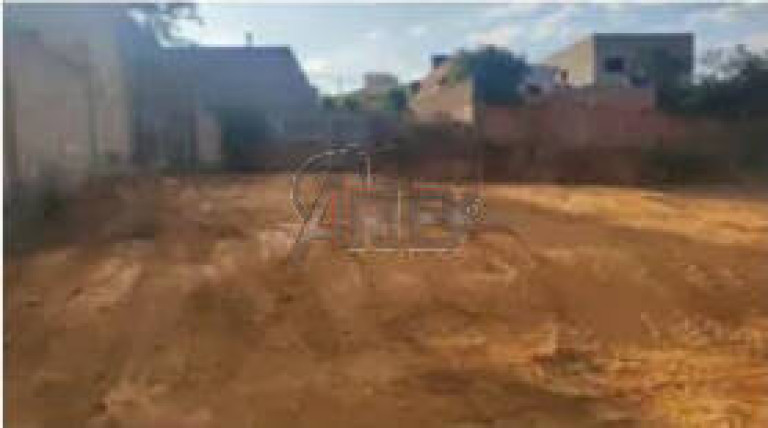 Terreno à Venda, 180 m² em Santa Lucia - Montes Claros