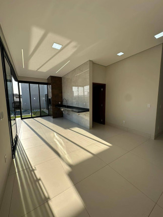 Imagem Casa com 3 Quartos à Venda, em Jardim Imperial - Cuiabá Imagem Casa com 3 Quartos à Venda, em Jardim Imperial - Cuiabá
