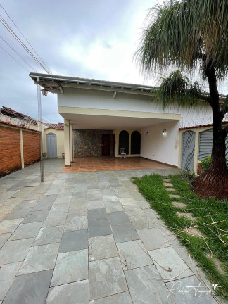Casa com 3 Quartos à Venda, 132 m² em Setor Coimbra - Goiânia