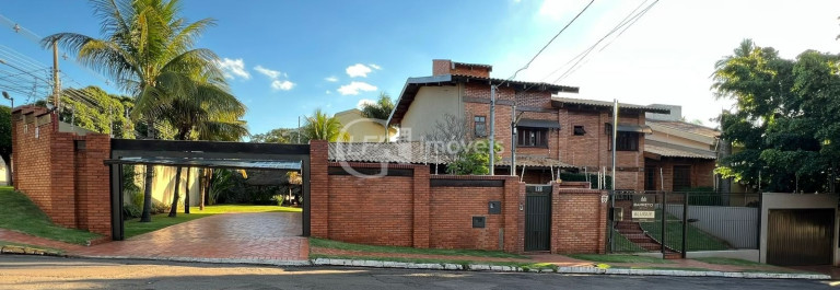 Casa com 4 Quartos à Venda, 340 m² em Chácara Cachoeira - Campo Grande
