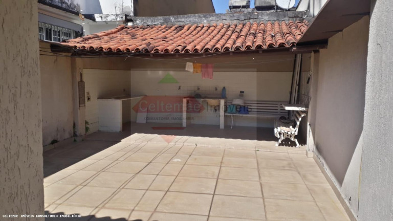 Imagem Casa com 4 Quartos à Venda, 176 m² em Centro - Taubaté Imagem Casa com 4 Quartos à Venda, 176 m² em Centro - Taubaté