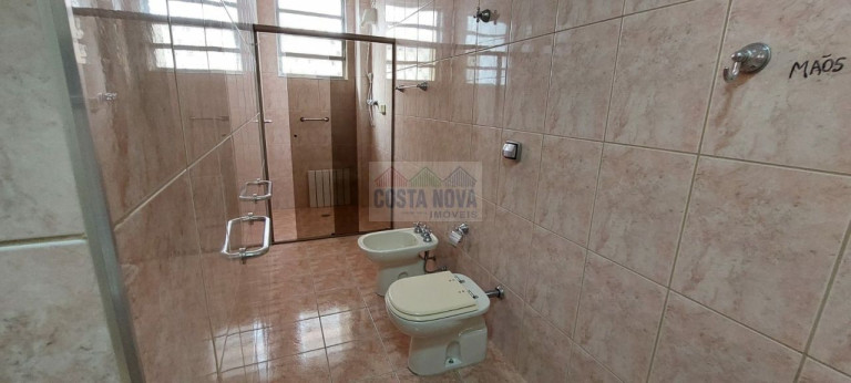 Imagem Casa com 3 Quartos à Venda, 330 m² em Gonzaga - Santos Imagem Casa com 3 Quartos à Venda, 330 m² em Gonzaga - Santos