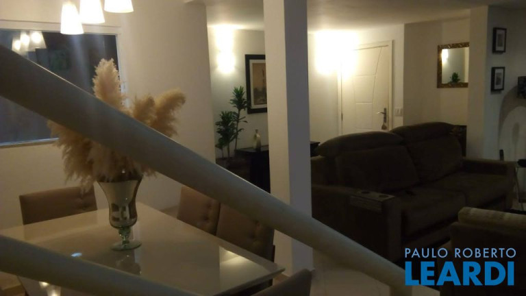 Imagem Casa de Condomínio com 3 Quartos à Venda, 262 m² em Vila Bastos - Santo André