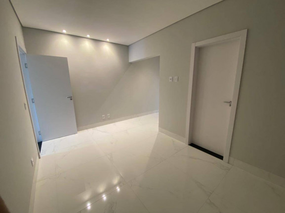 Imagem Apartamento com 3 Quartos à Venda, 210 m² em Santa Rosa - Cuiabá Imagem Apartamento com 3 Quartos à Venda, 210 m² em Santa Rosa - Cuiabá