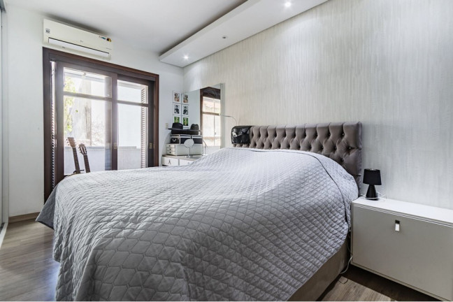 Imagem Imóvel com 3 Quartos à Venda, 161 m² em Jardim Itu - Porto Alegre Imagem Imóvel com 3 Quartos à Venda, 161 m² em Jardim Itu - Porto Alegre