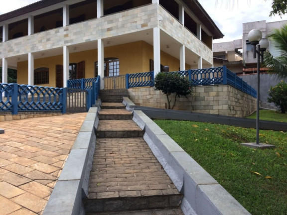 Sobrado com 4 Quartos à Venda, 500 m² em Vila Santista - Atibaia